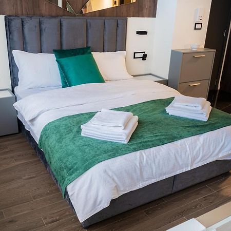 9 Nine - Luxury Apartments & Suites Belgrado Buitenkant foto