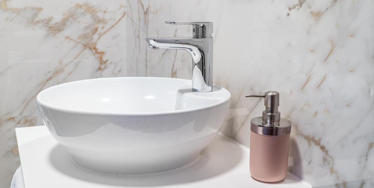 9 Nine - Luxury Apartments & Suites Belgrado Buitenkant foto