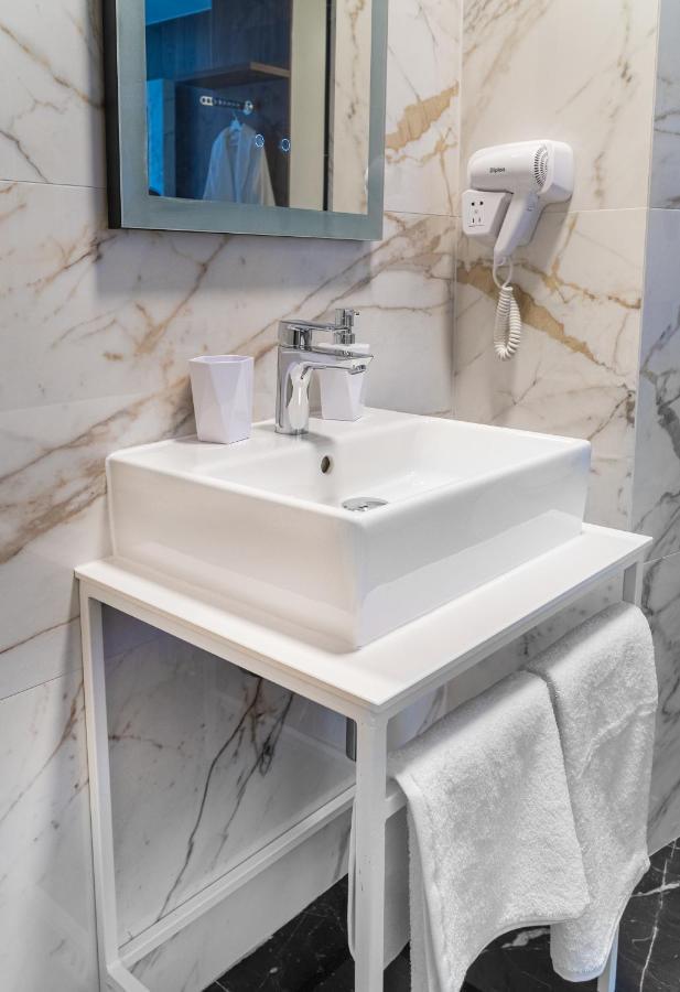 9 Nine - Luxury Apartments & Suites Belgrado Buitenkant foto