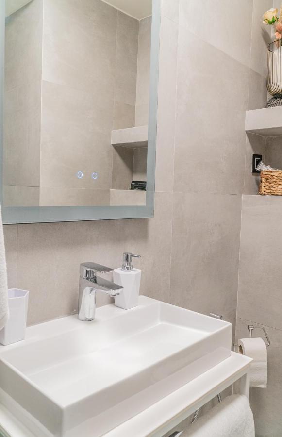 9 Nine - Luxury Apartments & Suites Belgrado Buitenkant foto