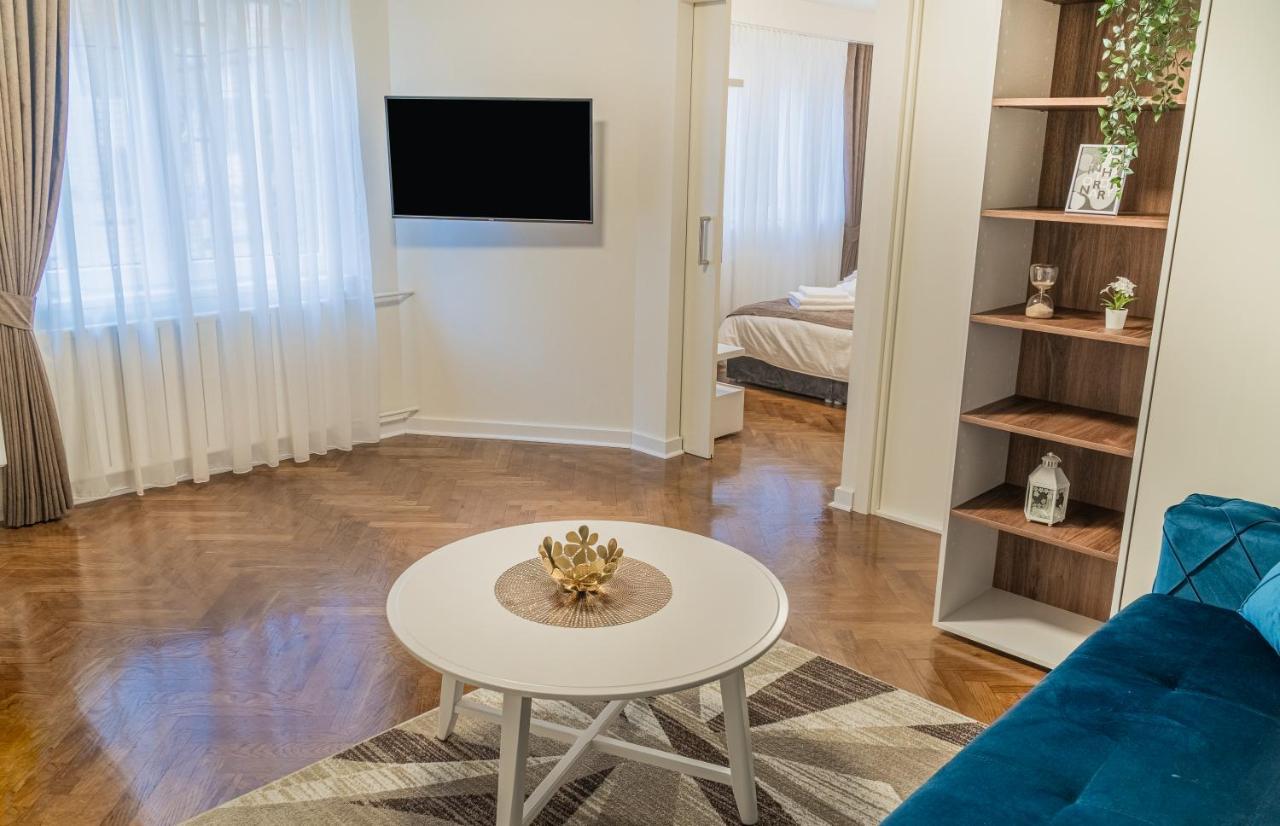 9 Nine - Luxury Apartments & Suites Belgrado Buitenkant foto
