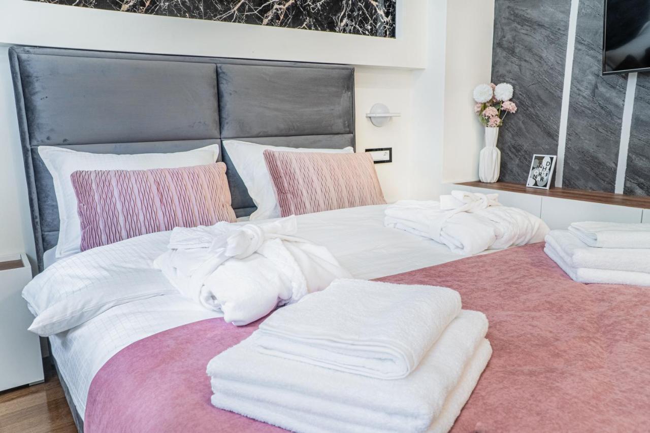 9 Nine - Luxury Apartments & Suites Belgrado Buitenkant foto
